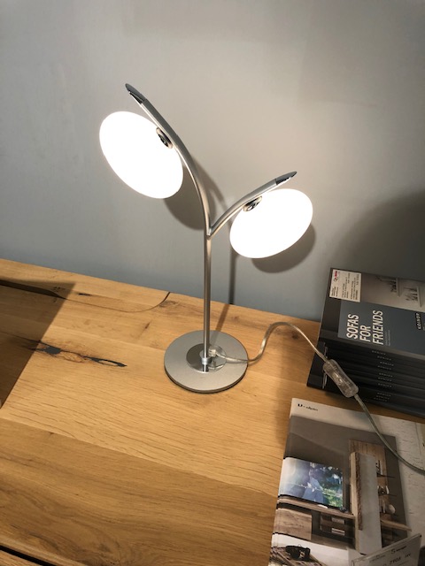 Датская настольная лампа EGGS, DANALIGHT