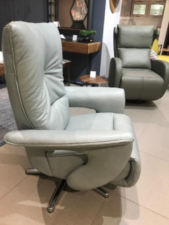 Немецкое кресло 7533 CUMLY. HIMOLLA купить от фабрики HIMOLLA в компании Interform studio с доставкой по России