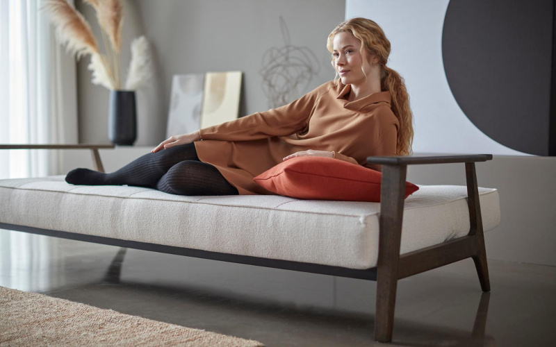 Диван-кровать SPLITBACK купить от фабрики INNOVATION LIVING в компании Interform studio с доставкой по России